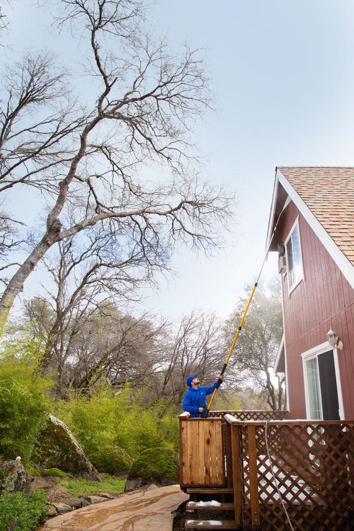 residential pressure washing